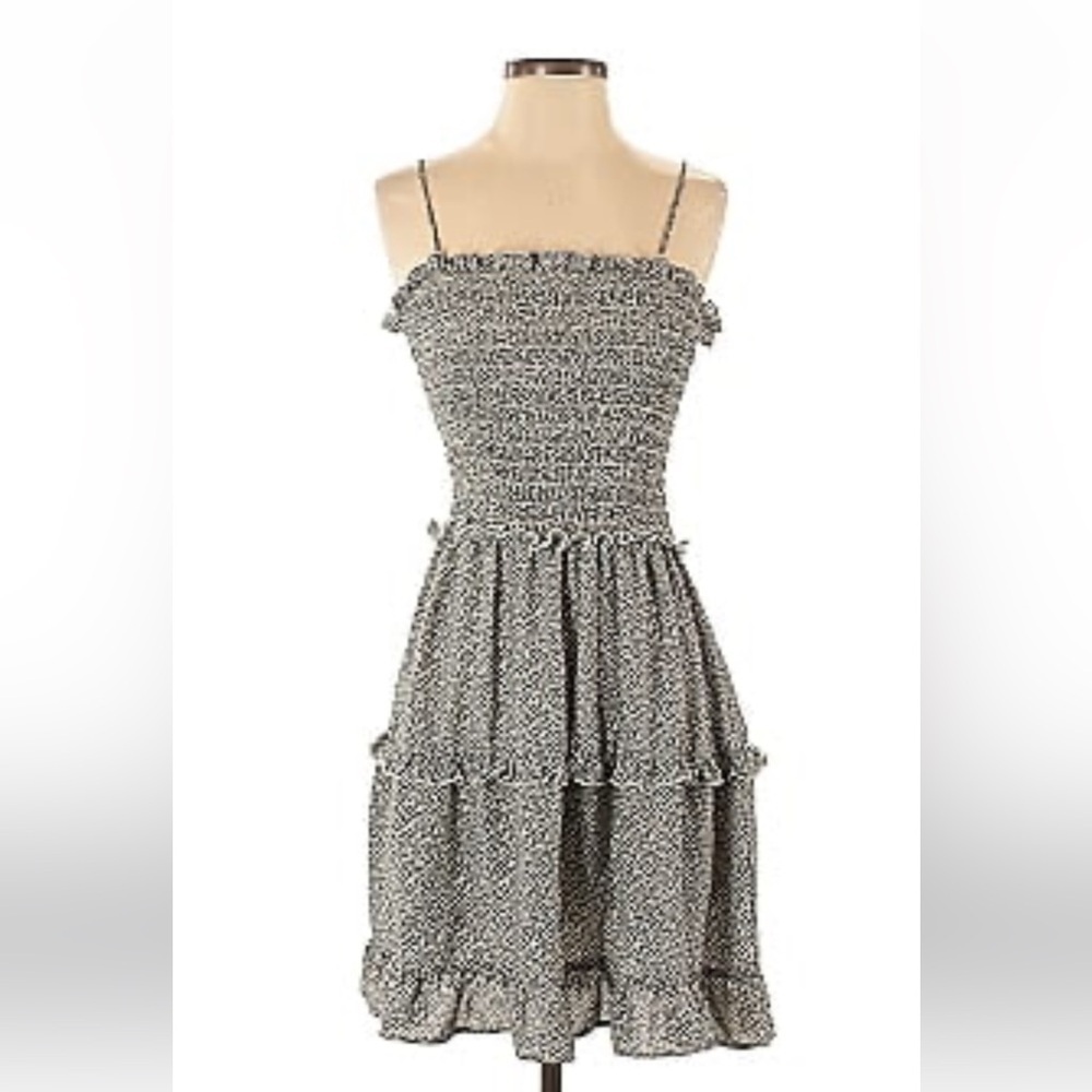 NWT Sienna Sky Knee Length Sun Dress smocked stretch Top tiered skirt size small